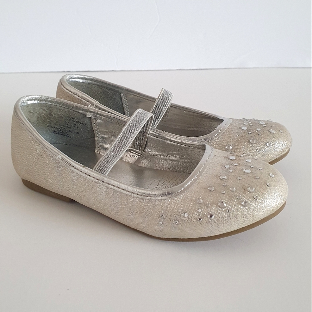 Wonderkids Girl's Silver Shoes. Size 11.